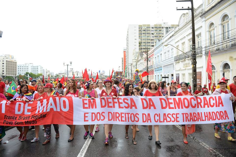 1 DE MAIO: Direito ao salário mínimo e proteção social pública e universal para as mulheres