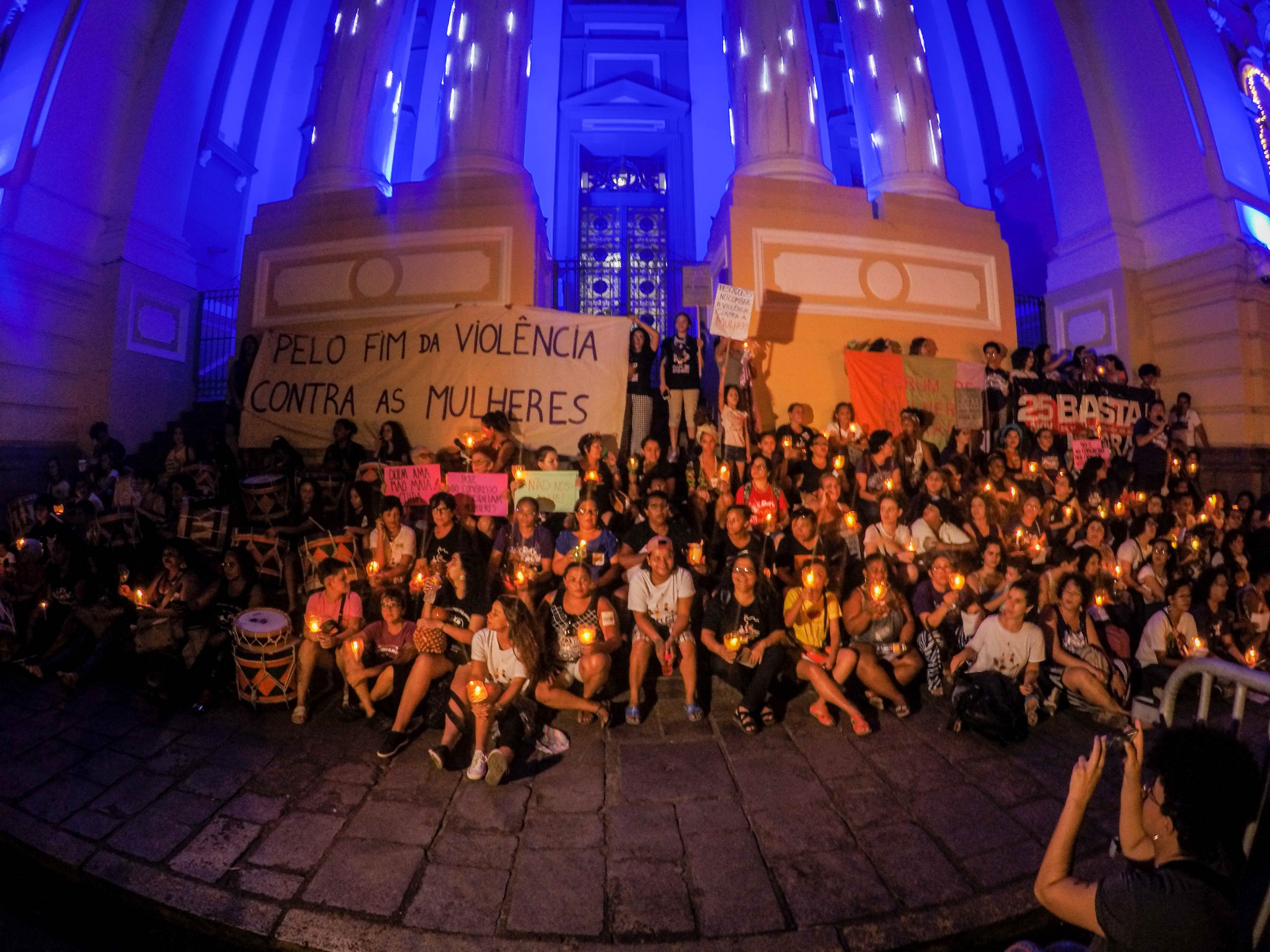 Vigília pelo fim da violência contra as mulheres volta às ruas de Pernambuco