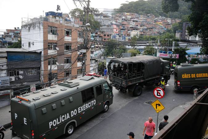 Militares assumem comando no Rio de Janeiro