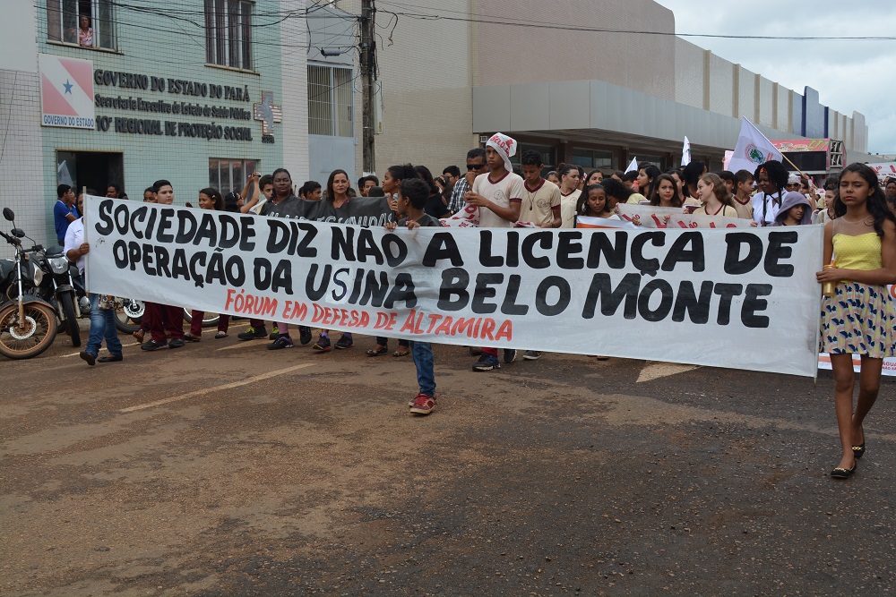 Movimentos Sociais protestam contra licença de operação (L.O.) para funcionamento de Belo Monte