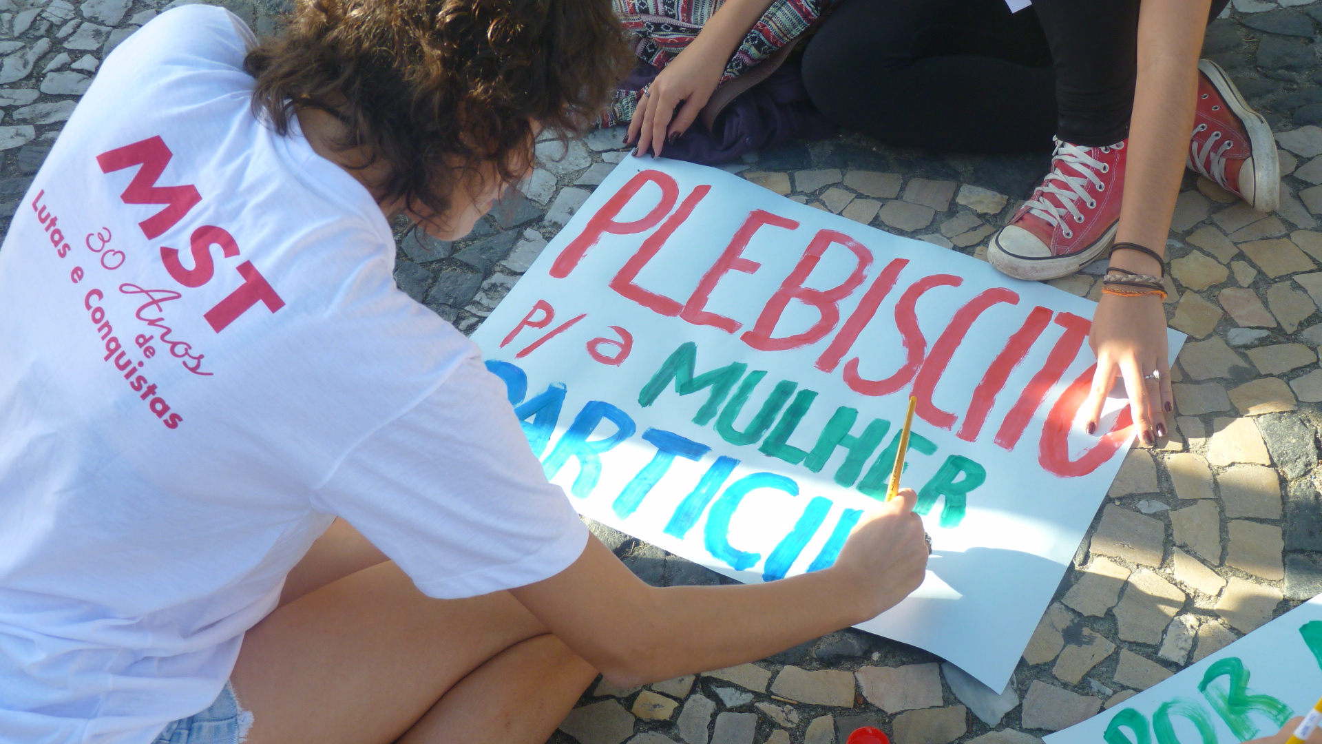Movimentos se reúnem no centro do Recife para reforçar campanha da constituinte
