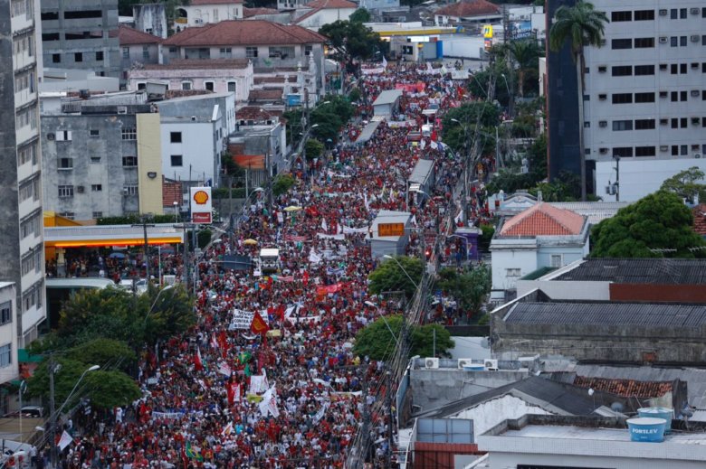 1⁰ DE MAIO: Dia de lutar contra os desmandos do capital racista e machista no Brasil